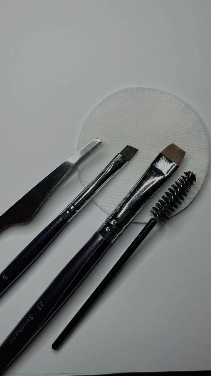 Professional brow brushes and styling tools